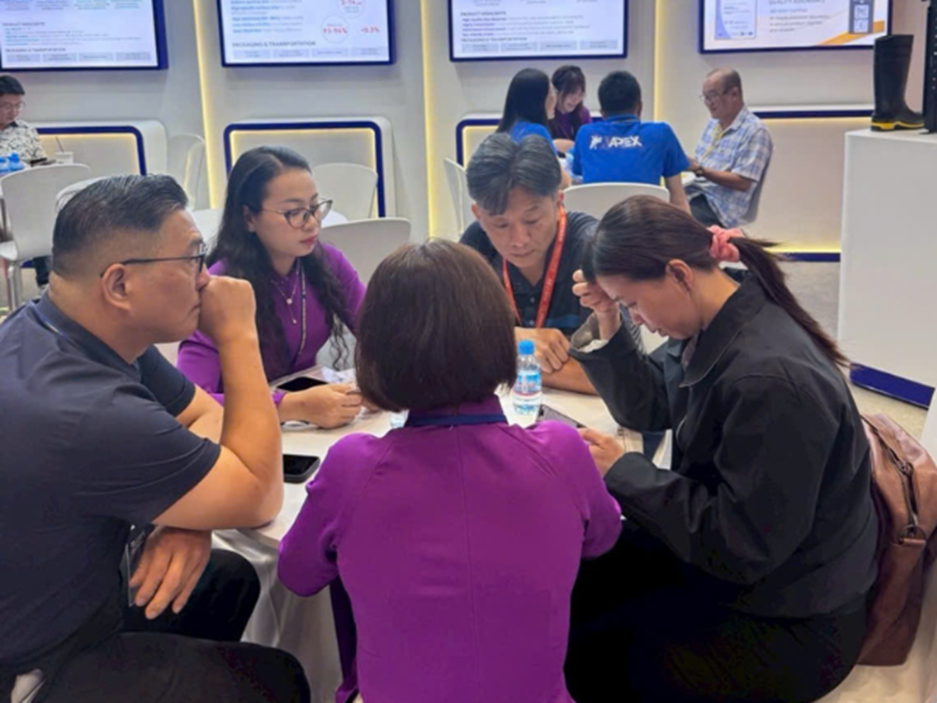 Gian hàng APEX VietnamPlas