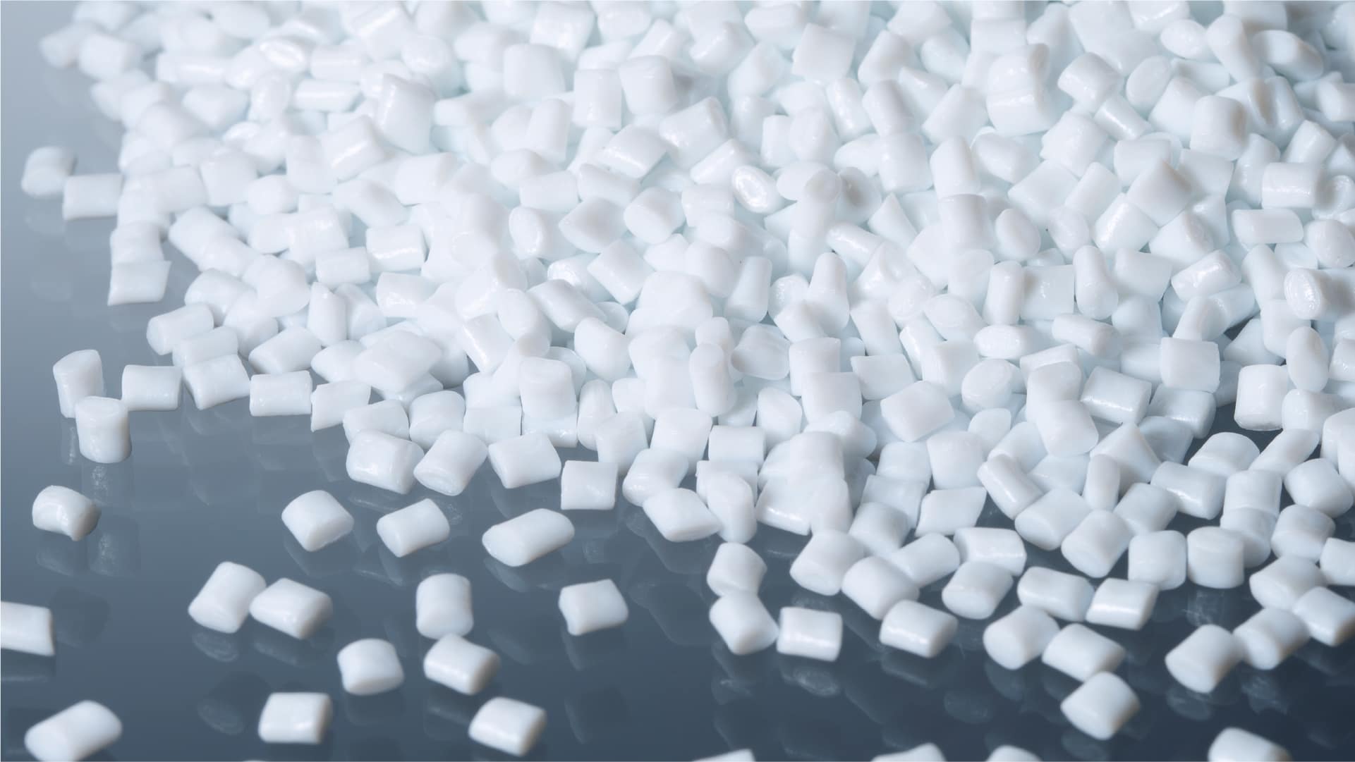 Polyethylene terephthalate là loại vật liệu quen thuộc nhất trong ngành thực phẩm